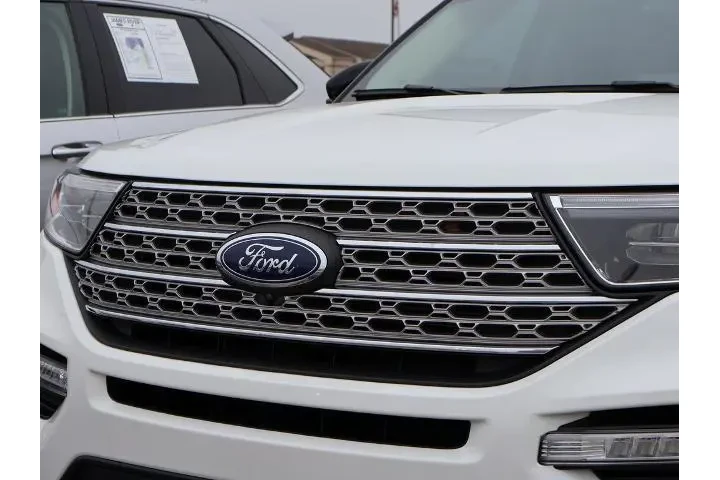 $35334 : Ford Explorer 2023 AWD Limit image 2