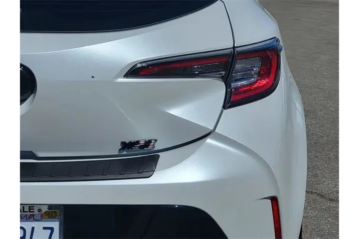$16491 : Toyota Corolla Hatchback 202 image 6