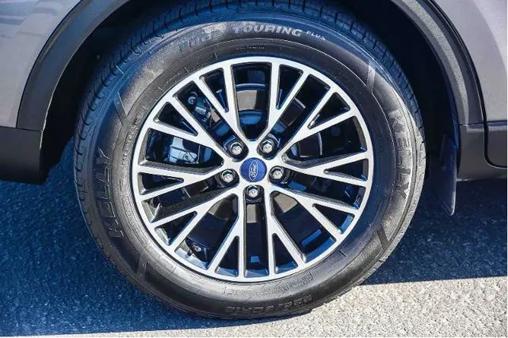 $24550 : Ford Escape Plug-In Hybrid 2 image 8