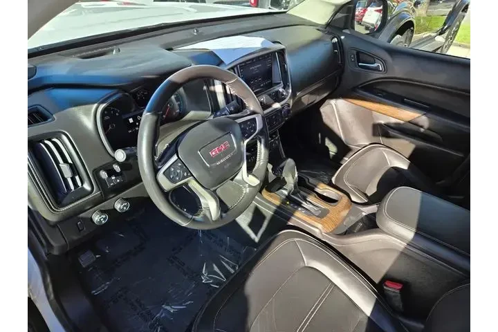 $30795 : GMC Canyon 2019 4x4 Denali 4 image 3