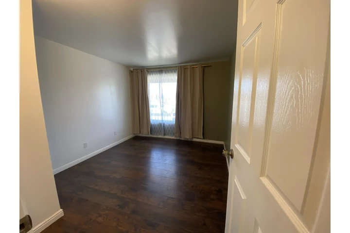 $480 : Rento cuarto en Taylorsville image 2