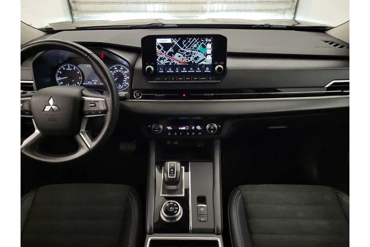 $22998 : Mitsubishi Outlander 2023 SE image 9