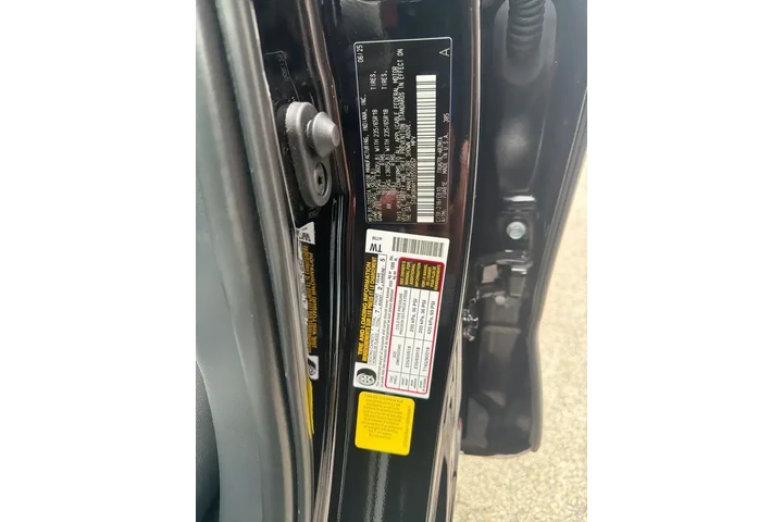 $38991 : Toyota Highlander 2025 LE 4d image 5