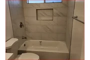 $800 : Moderna casa unifamiliar de 2 thumbnail