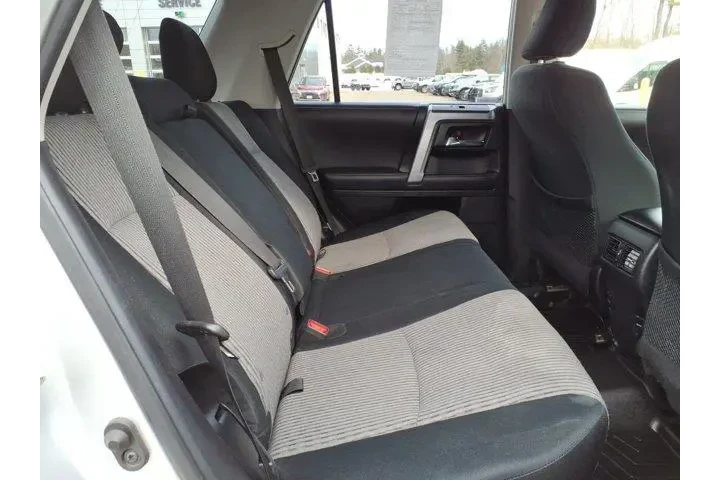 $20416 : Toyota 4Runner 2018 4x4 SR5 image 7