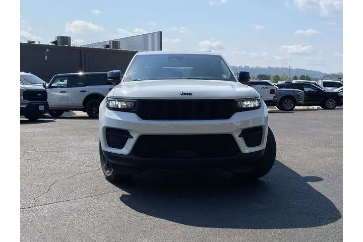 $22990 : Jeep Grand Cherokee 2023 4x2 image 9