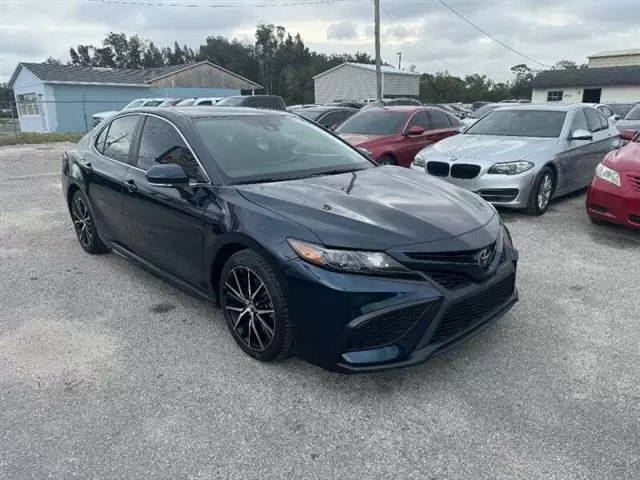 $20997 : 2021 Camry SE image 4