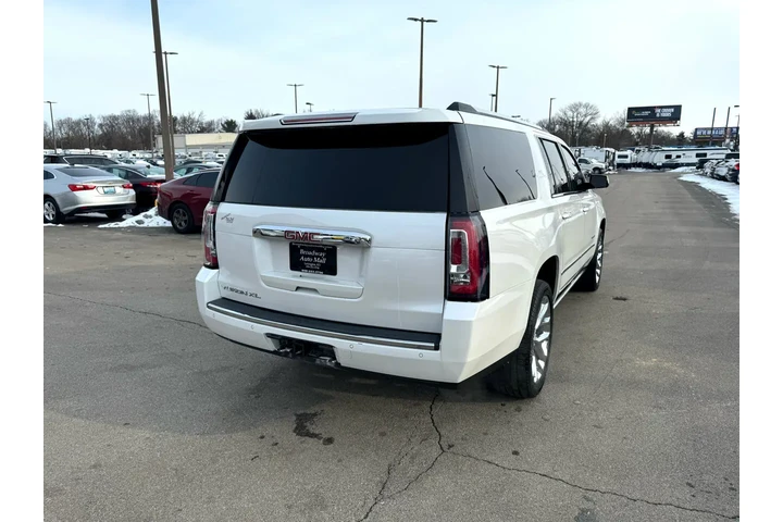 $29980 : 2019 GMC Yukon XL 4WD 4dr Den image 2