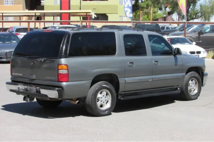 $4995 : 2002 Suburban 1500 LT image 9