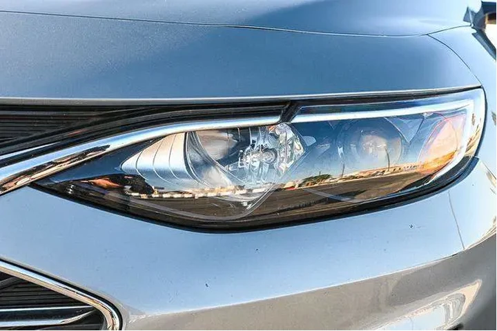 $17288 : Chevrolet Malibu 2023 LT 4dr image 4