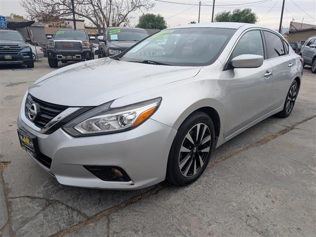 2018 Altima 2.5 SV image 1