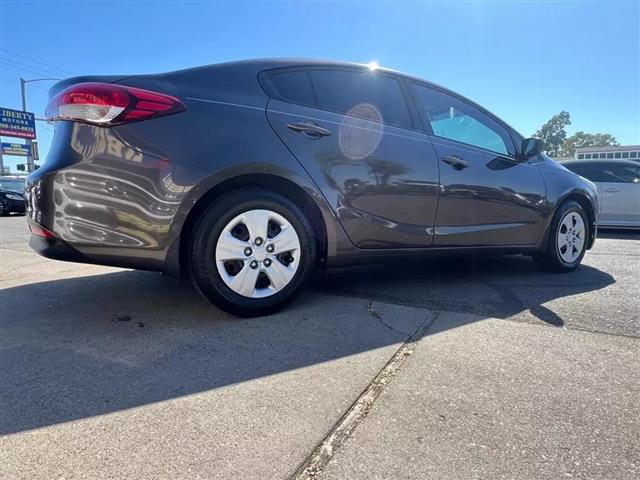 $11850 : 2018 KIA FORTE image 4