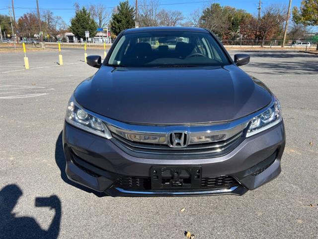 $10900 : 2017 Accord LX image 4