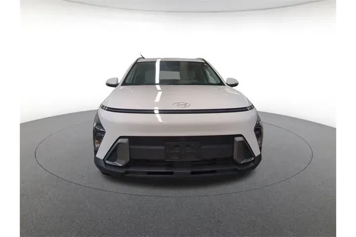 $18700 : Hyundai KONA 2024 SEL 4dr Cr image 2
