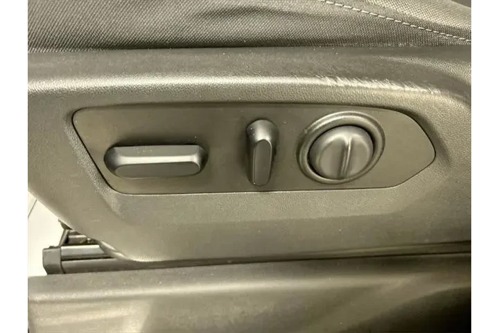 $30945 : Chevrolet Silverado 1500 202 image 10