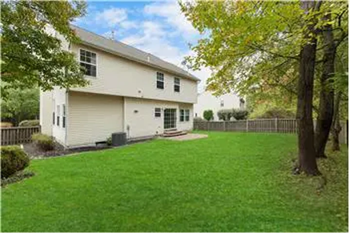 $3900 : Rental property with 3 bedro image 6