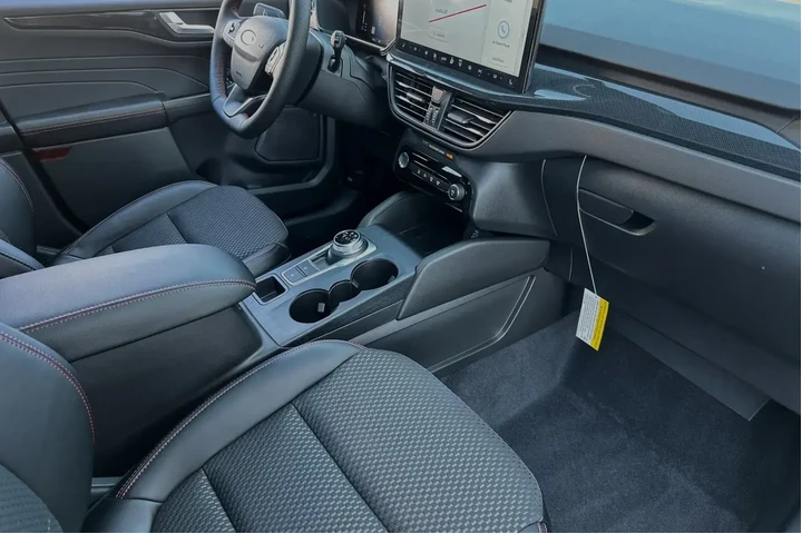 $25900 : Ford Escape 2024 ST-Line 4dr image 10