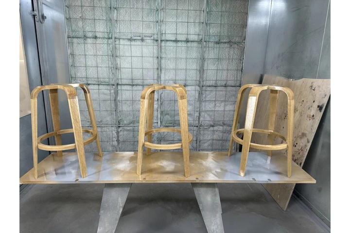 Ayudante de pintor de muebles image 4