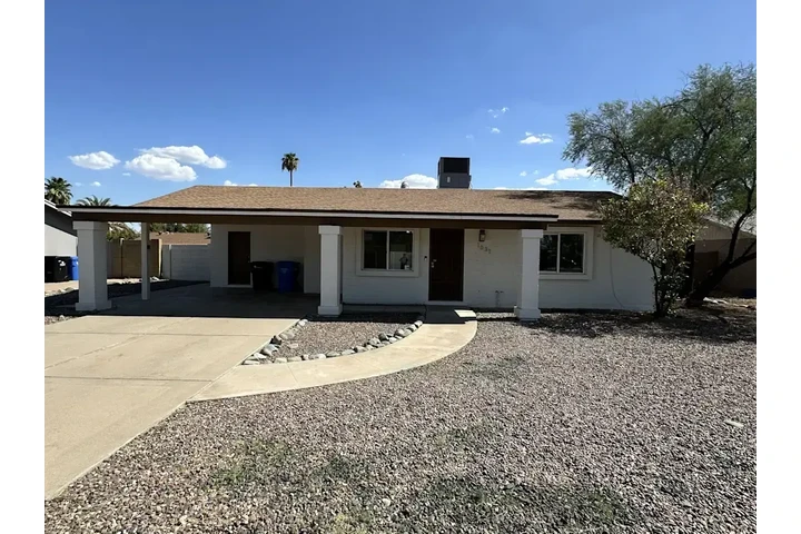 $1000 : 2Bed 1.5Bath Single Home image 10