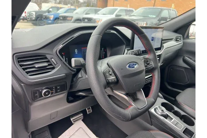 $26405 : Ford Escape 2023 AWD ST-Line image 7