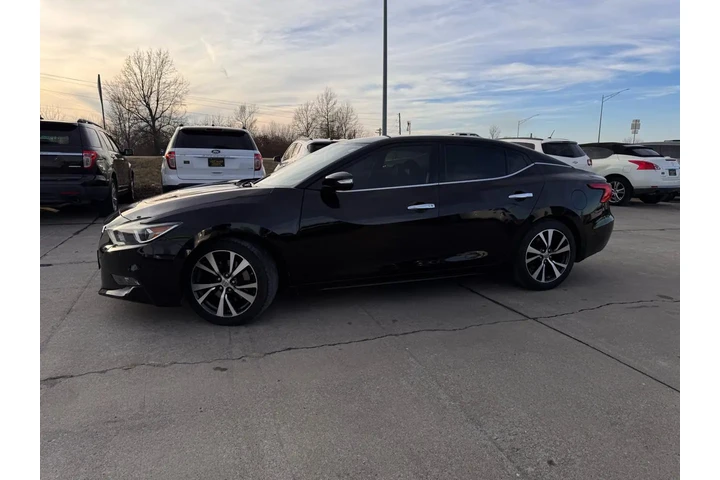 $10999 : 2016 Maxima 3.5 S image 4