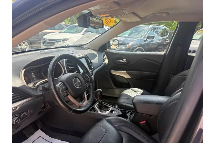 $10950 : 2018 Cherokee Limited image 9