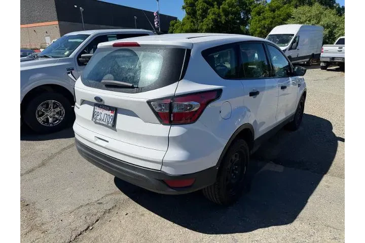 $7000 : Ford Escape 2017 S 4dr SUV image 5