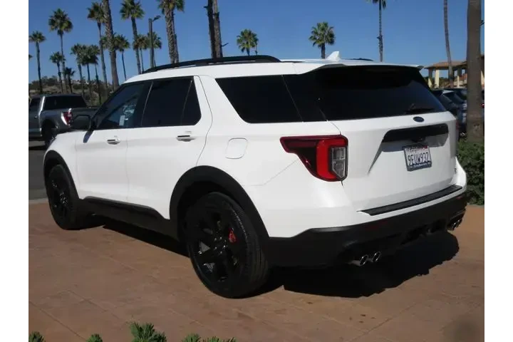 $39587 : Ford Explorer 2023 AWD ST 4d image 2