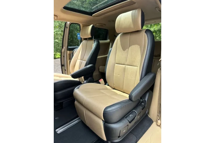$6000 : 2015 Sedona SX Limited image 9
