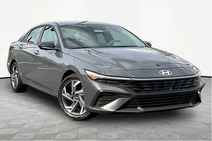 $21709 : Hyundai ELANTRA 2025 SEL Spo image 3