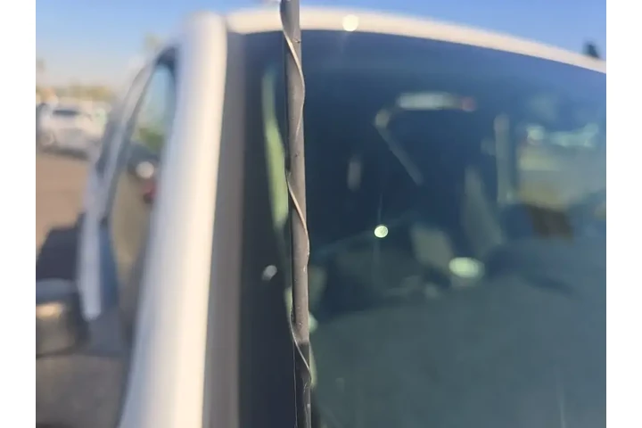 Chevrolet Silverado 1500 201 image 8