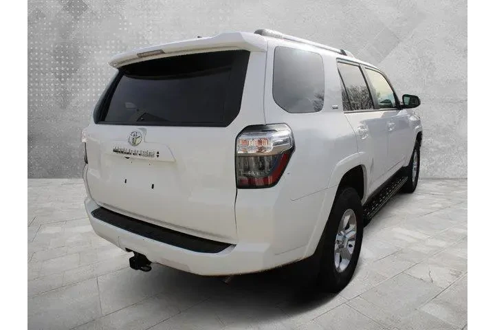 $37598 : Toyota 4Runner 2023 4x4 SR5 image 3