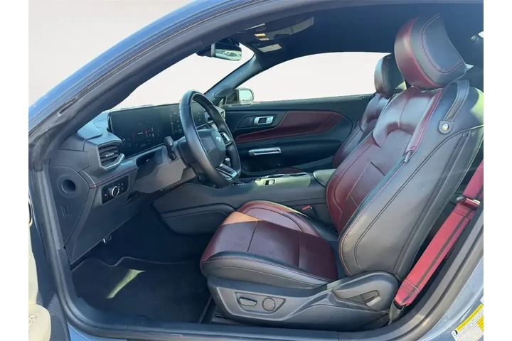 $32500 : Ford Mustang 2024 EcoBoost P image 2