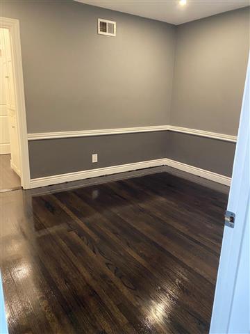 HARDWOOD FLOORS/PISOS D MADERA image 1