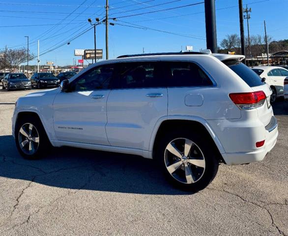 $10900 : 2015 Grand Cherokee Overland image 3