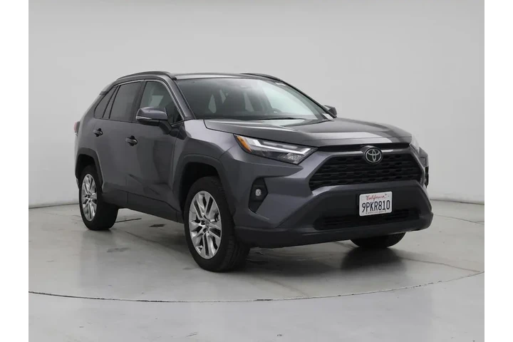 $35998 : Toyota RAV4 2024 AWD XLE Pre image 1