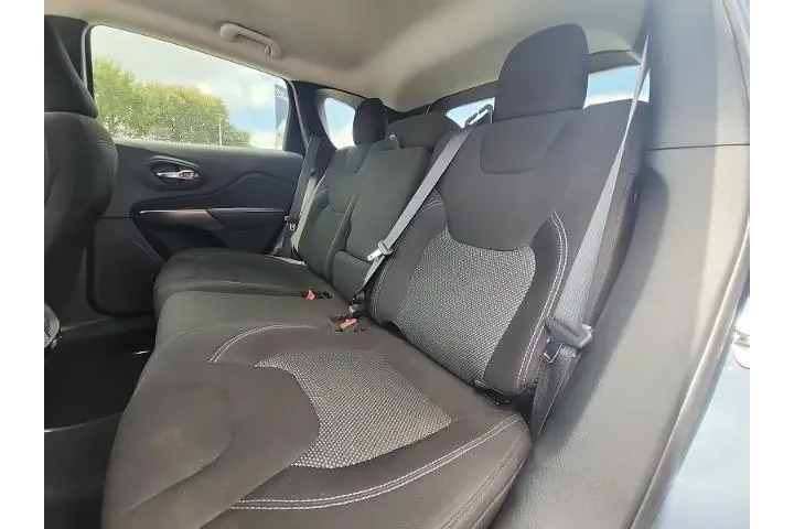 $17998 : Jeep Cherokee 2021 Latitude image 8