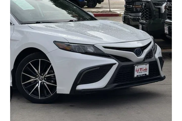 $28249 : Toyota Camry Hybrid 2024 SE image 2