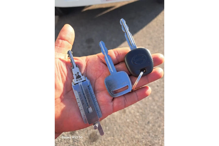 Cerrajero Confiable LA image 6