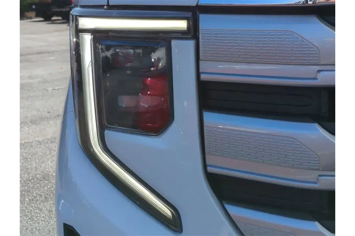 $37856 : GMC Sierra 1500 2023 4x4 SLE image 10