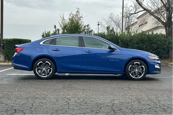 $15879 : Chevrolet Malibu 2023 LT 4dr image 8