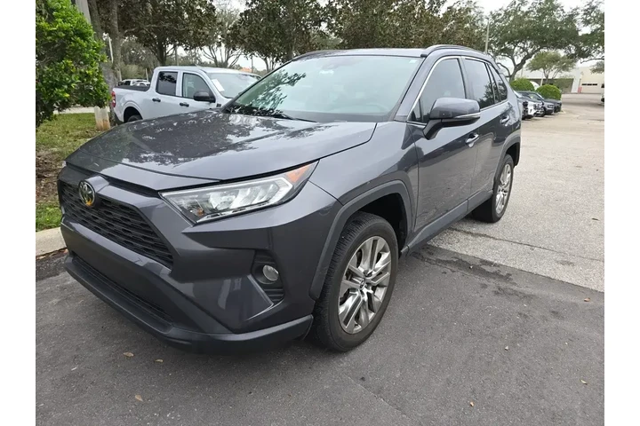 $28958 : Toyota RAV4 2020 XLE Premium image 3