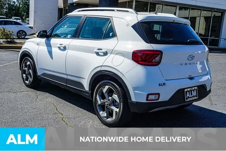 $18420 : Hyundai VENUE 2025 SEL 4dr C image 4