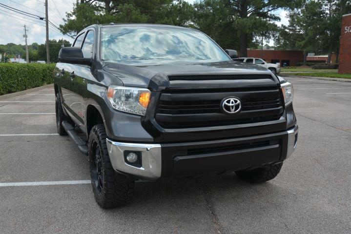 2014 Tundra SR5 image 4