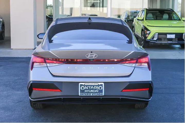 $20689 : Hyundai ELANTRA 2024 SEL 4dr image 7