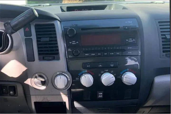 $19985 : Toyota Tundra 2012 4x4 Grade image 6