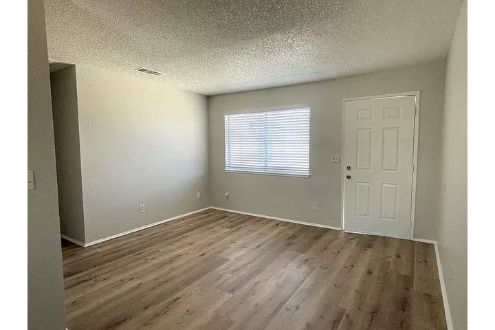 $1000 : Home Home image 4