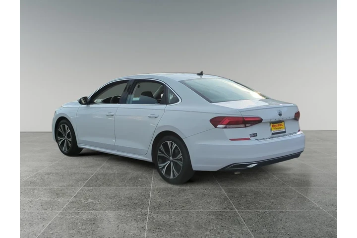 $22951 : Volkswagen Passat 2021 SE 4d image 3