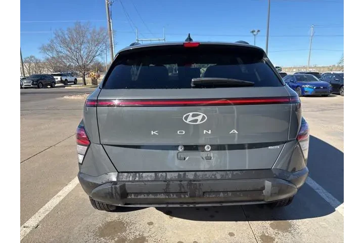 $23198 : Hyundai KONA 2025 AWD SEL 4d image 4