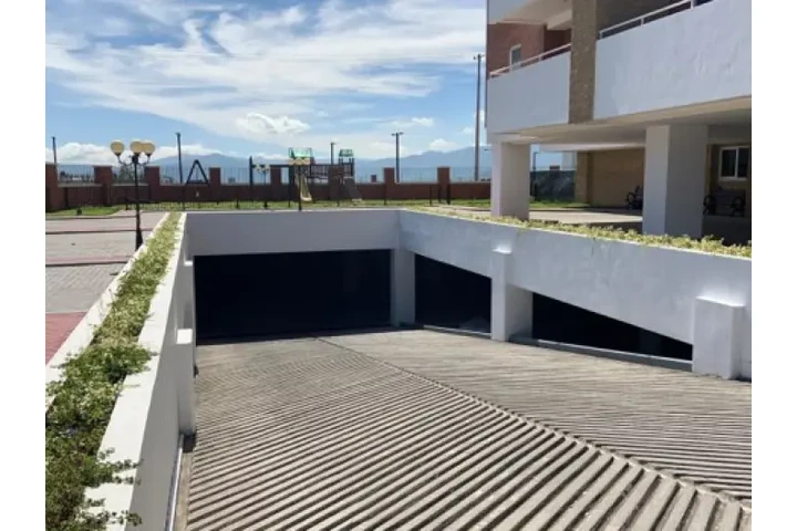 $1 : Apartamento en venta en Xela image 3